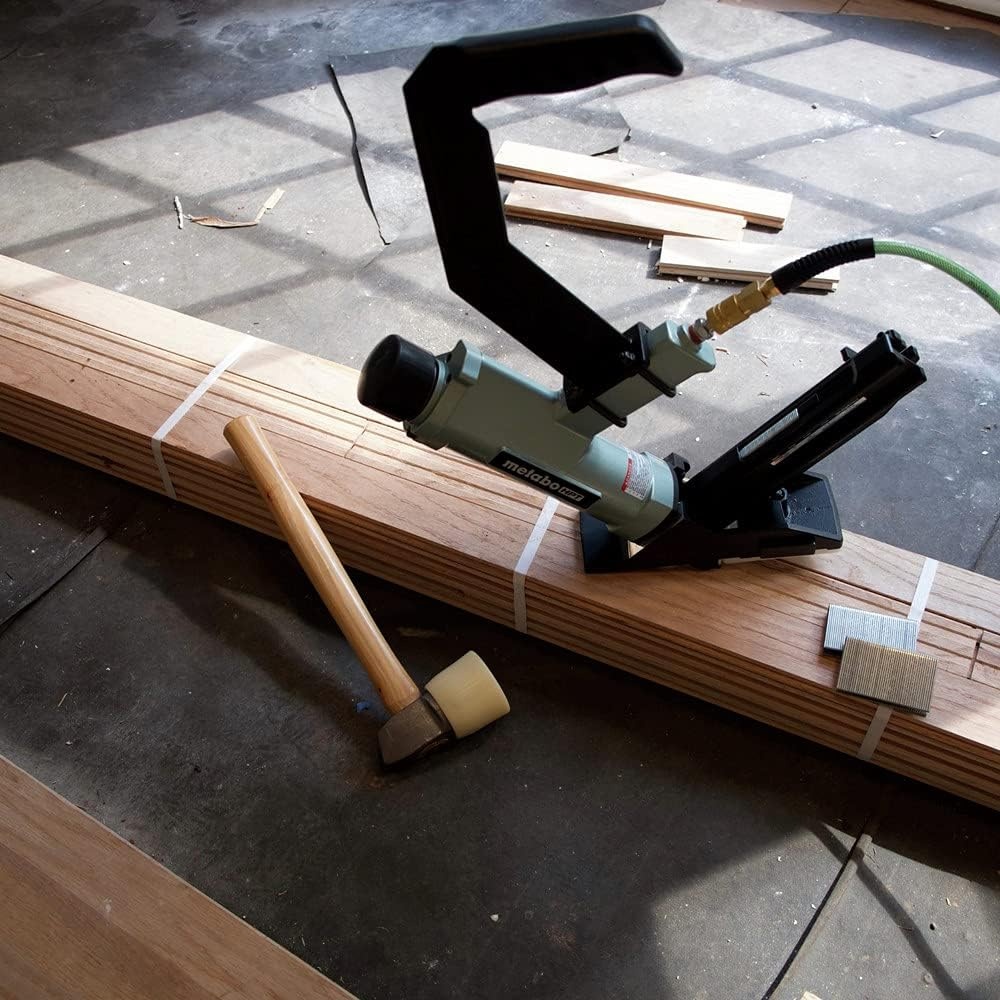 Metabo HPT 2-in-1 Flooring Nailer & Stapler, Accepts 16-Gauge L-Shaped Cleat Nails &15.5-Gauge 1/2-Inch Crown Flooring Staples, Mallet Actuated Pneumatic Operation, N5010AC(N5010AB)