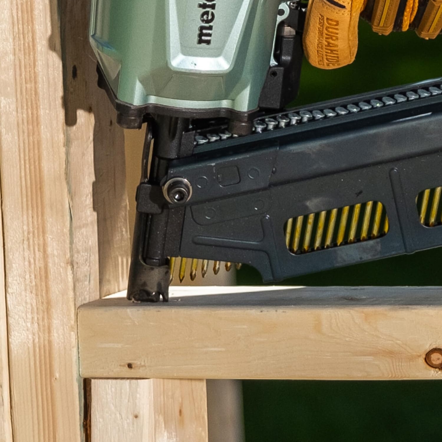 Metabo HPT Framing Nailer, Pro-Preferred Pneumatic Power Nailer & Framing Tool For Flooring, Roof Decking & More, Rapid Response Cylinder Valve, 21° 2″ to 3-1/4″ Plastic Collated Nails, NR83A5(S)(NR83A5(S) + BONUS Impact Driver Kit)