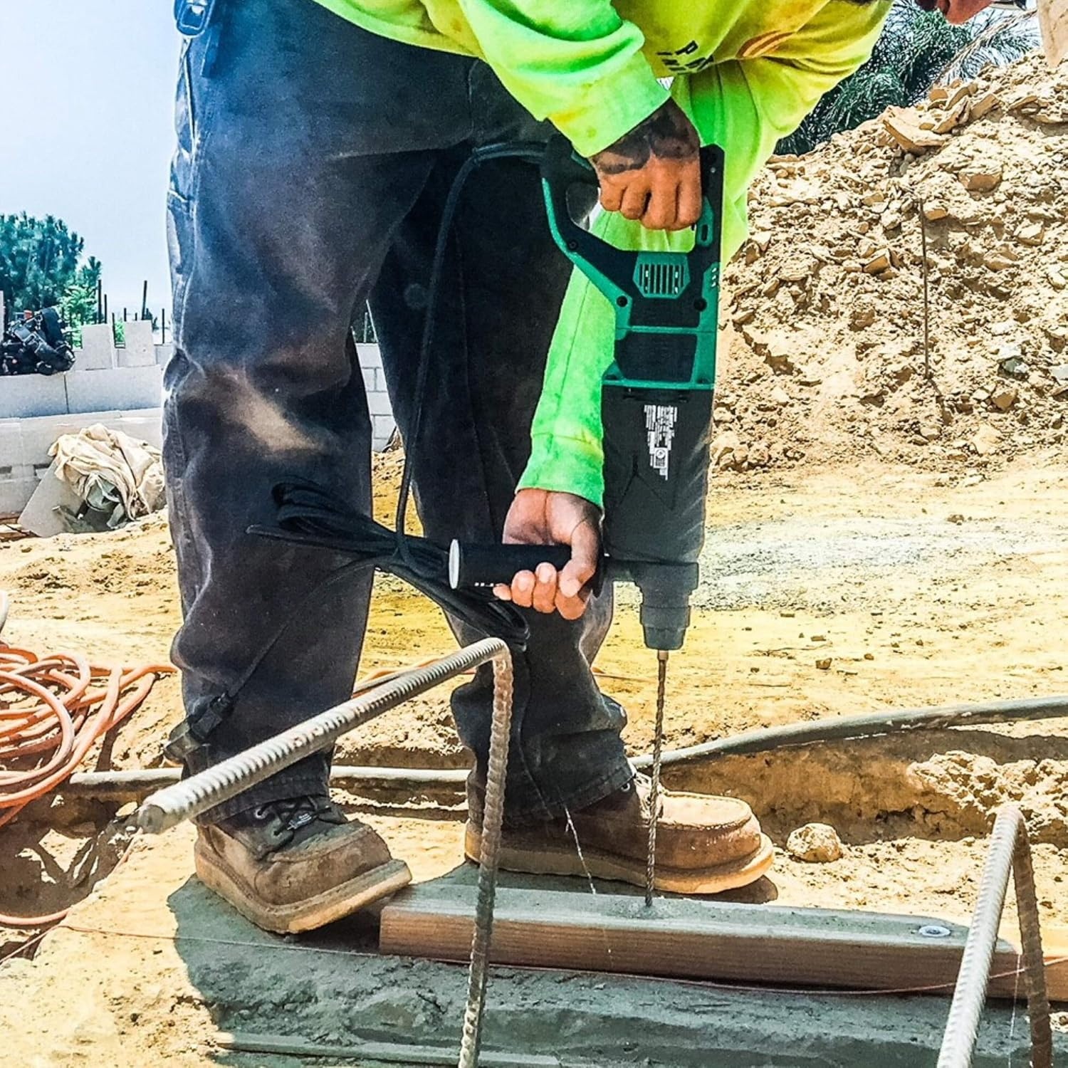 Metabo HPT Rotary Hammer, 1-1/8″, SDS Plus, 3-Mode, D-Handle, User Vibration Protection (DH28PFY)