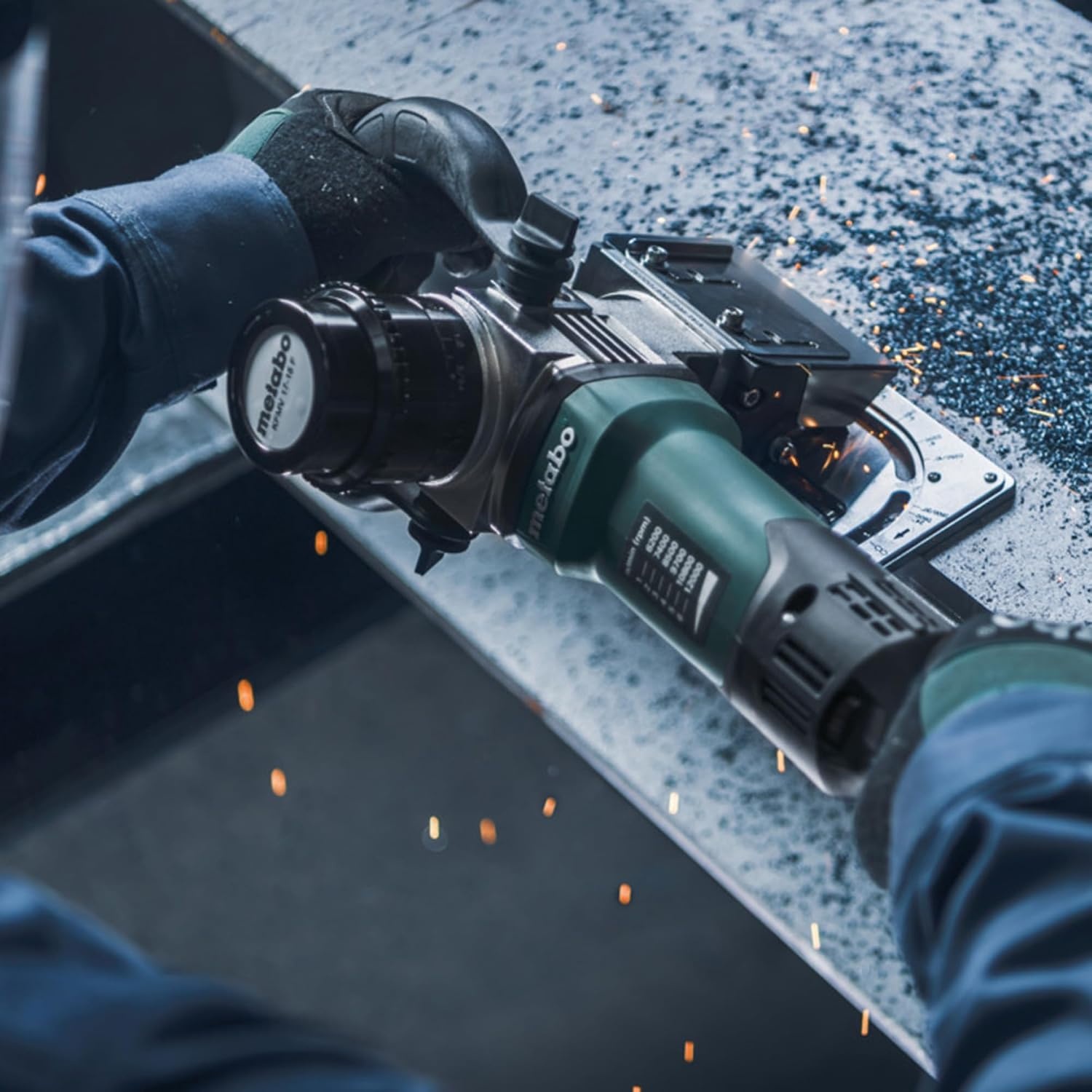 Metabo HPT KFMVP 17-15 F Variable Speed Beveling Tool, 5/8-Inch, 0-90 Degree Chamfer, 6,200-12,000 RPM, 14.5 Amp, Non-Locking Paddle Switch, 646771620(Metabo KFMVP 17-15 F)